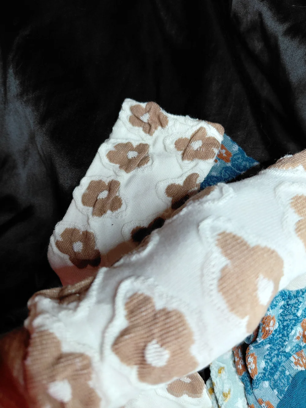Women's 3-D Floral Lace Socks